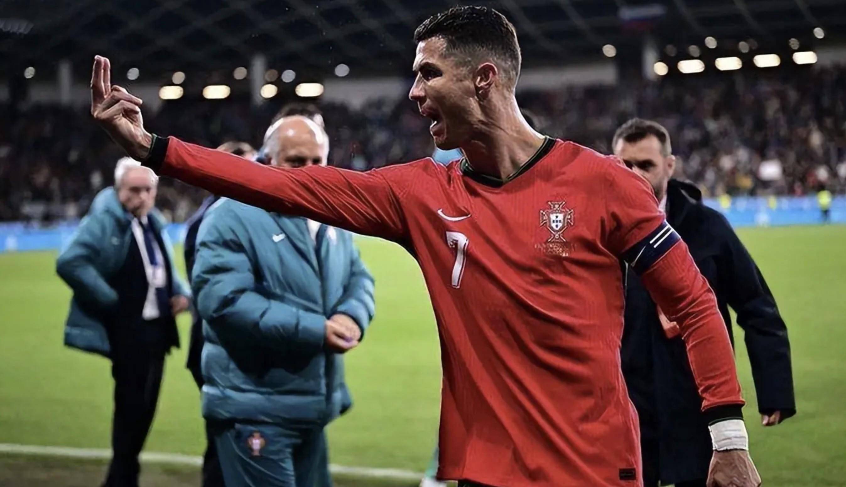 开云官网-关于C罗重返赛场，最后时刻胜出首场状态出色，巴黎圣日耳曼观众沸腾！观众掌声雷动的信息