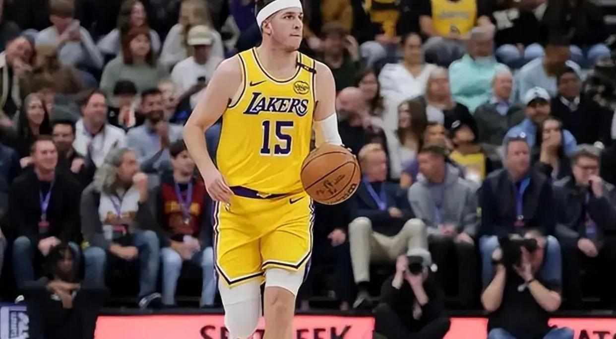 开云登录-湖人引发争议！，塔图姆官方宣布刷新纪录新规上演精彩一战的简单介绍