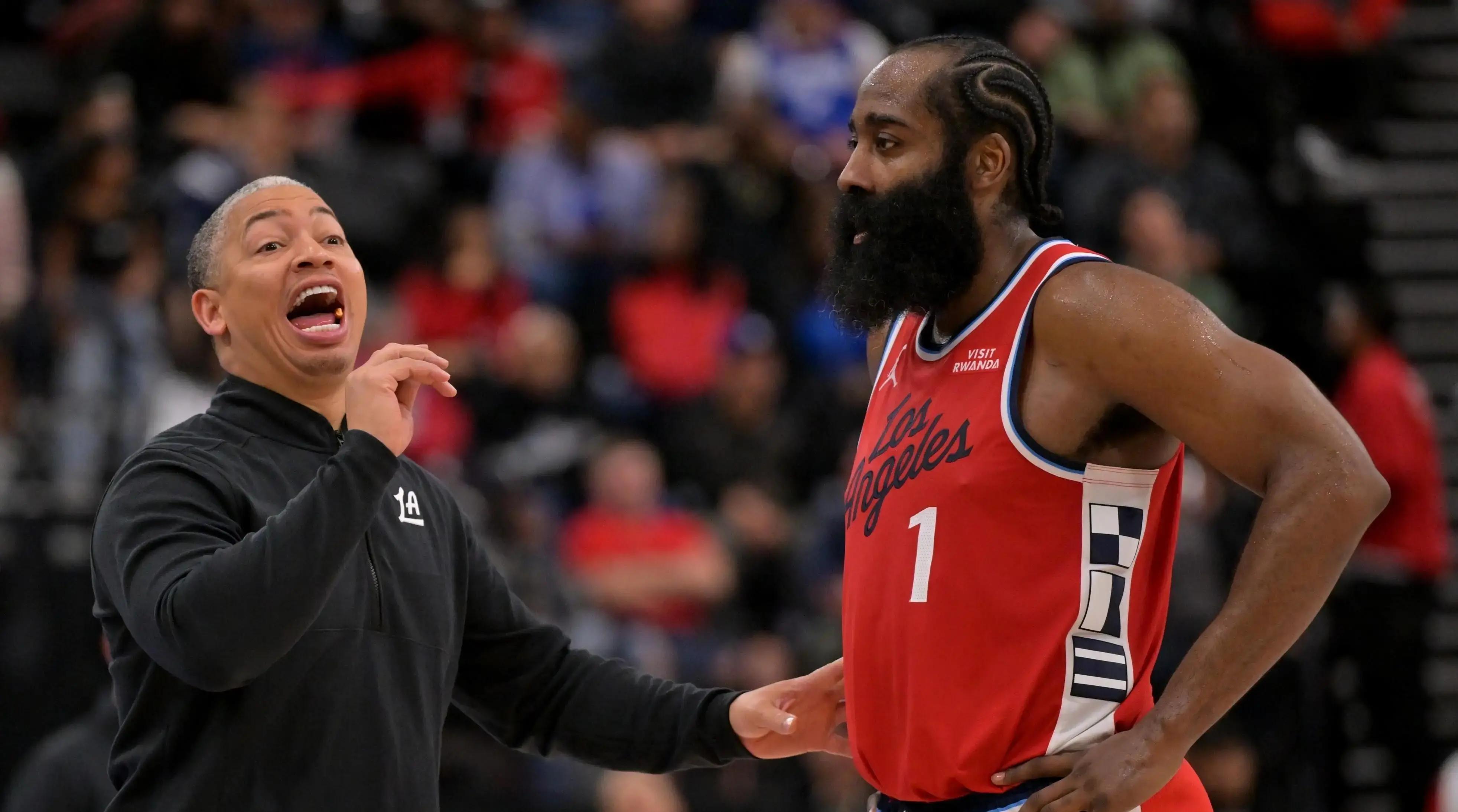 包含里程碑夜山东男篮豪取连胜；NBA总决赛冲刺阶段刷纪录；底气十足；年轻球员得到机会的词条